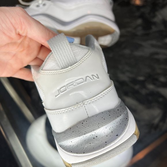 Jordan Old school III Size 6.5 white/Metallic Silver Released May 2010 - Picture 3 of 6